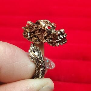 ‎Silver Statement Dragon Ring
